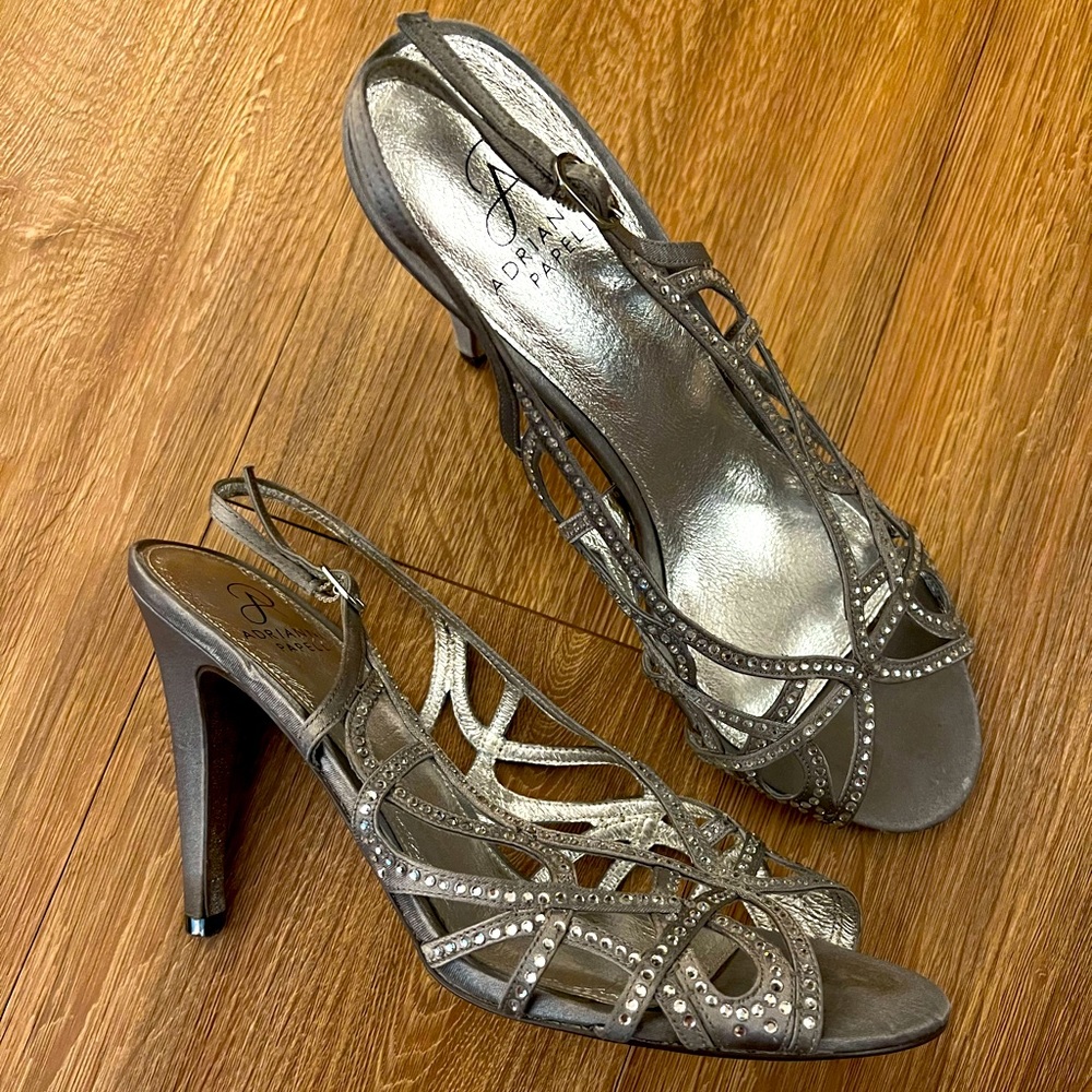 💎 Adrianna Papell EUC sparkly silver heels